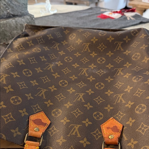 Louis Vuitton Brown Monogram Handbag - Picture 6 of 8